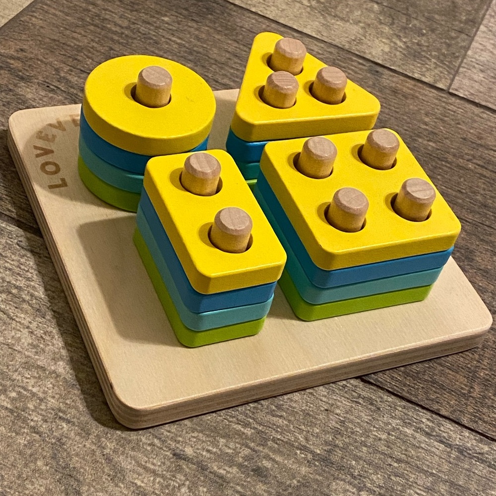Lovevery Sort and Stack Peg Puzzle